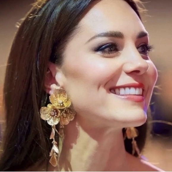 Zara Kate Middleton cascading floral earrings - Picture 6 of 16